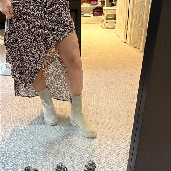 BLONDO HILLARY ANKLE BOOTS - Picture 13 of 16